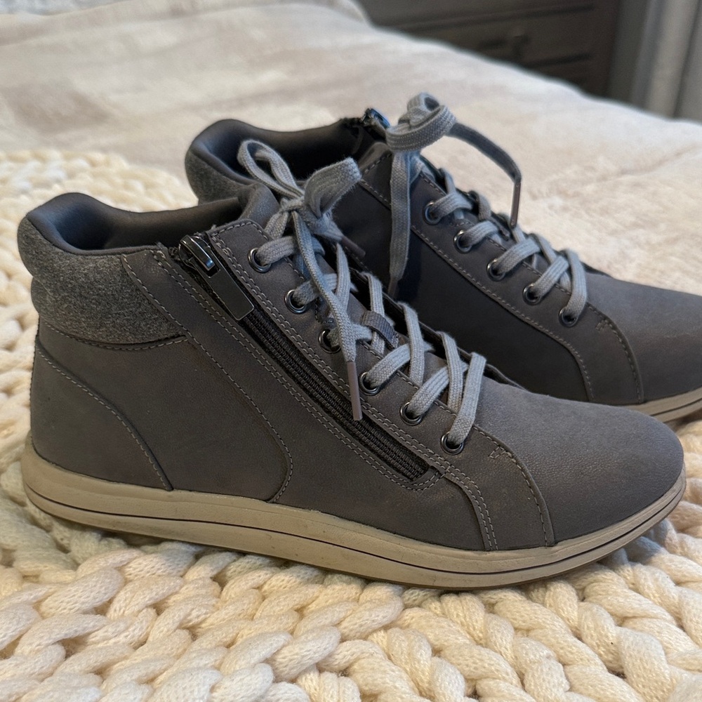 Women’s Clark’s Cloudstepper Sneaker Booties